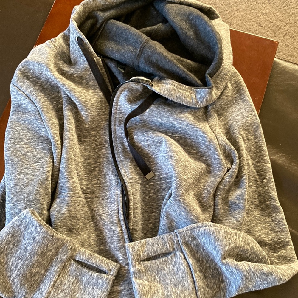 Kyodan - Cropped Gray Zipper Hoodie